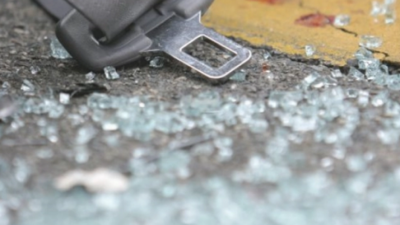 Aksidenti mes tri veturave në Vushtrri – vdes njëri nga personat e lënduar