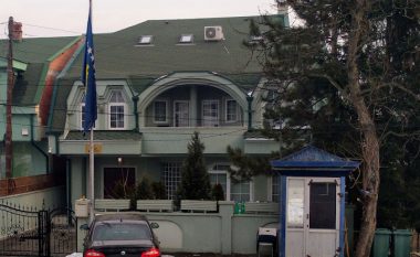 Kërcënoi punonjësit në Ambasadën e Kosovës në Shkup, shqiptohen masa kujdesi ndaj një personi