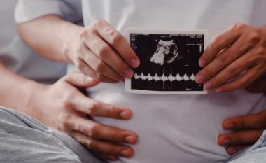 Java e 21-të e shtatzënisë: Bebja juaj tani peshon rreth 350 gramë, por ju mund të përjetoni shqetësime të reja shtatzënie