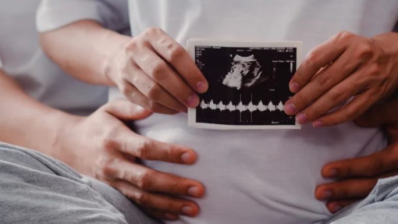 Java e 21-të e shtatzënisë: Bebja juaj tani peshon rreth 350 gramë, por ju mund të përjetoni shqetësime të reja shtatzënie