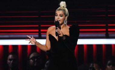 Bebe Rexha nominohet për tri çmimet dhe ftohet të performojë në 'Billboard Music Awards 2023'