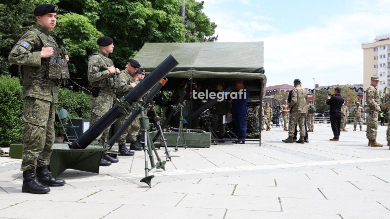 “Dita e Forcës”, FSK fton qytetarët që të hënën t’i vizitojnë kazermat – do të ekspozohen pajisje e armatim