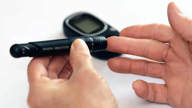 Një ndryshim i pazakontë në sqetull, qafë dhe ijë – mund të jetë shenjë e hershme e diabetit