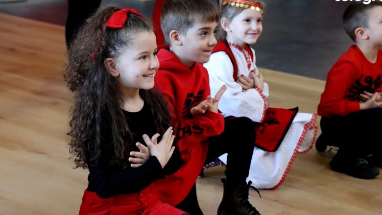 Horizon School feston përvjetorin e Pavarësisë së Shqipërisë!