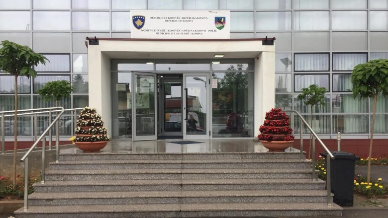 Arrest shtëpiak ndaj drejtorit të Shërbimeve Publike në Fushë Kosovë
