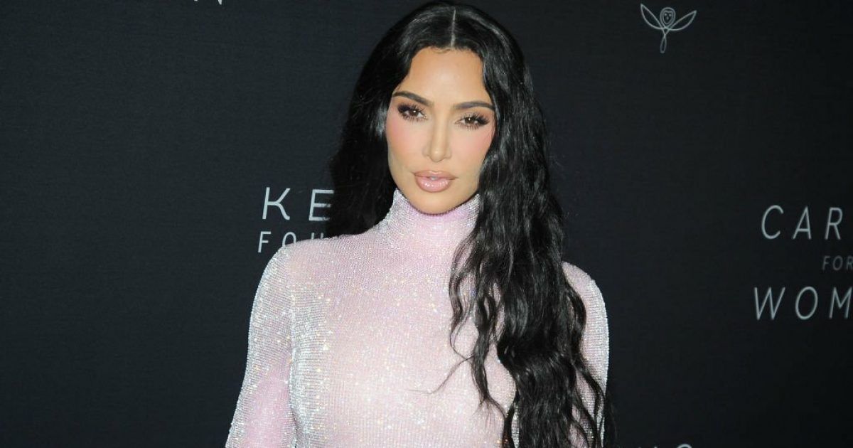 Kim Kardashian kritikohet nga fansat për kostumin e djalit të saj për Halloween: Fëmijët në Palestinë duken kështu çdo ditë