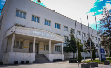 Pas betejës gjyqësore, rikthehen në vendet e punës 19 zyrtarët komunalë të Gjilanit