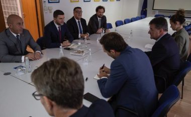 Lajçak pas takimeve me krerët opozitarë: Ditë produktive në Kosovë