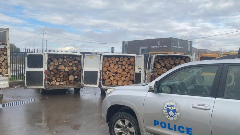 Konfiskohen 11 automjete që transportonin ilegalisht drunj në Ferizaj