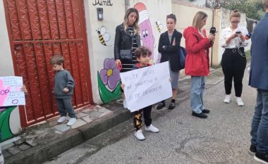 Procedohen dy oficer të policisë në Tiranë sepse nuk hetuan dhunën ndaj 3-vjeçares në kopsht