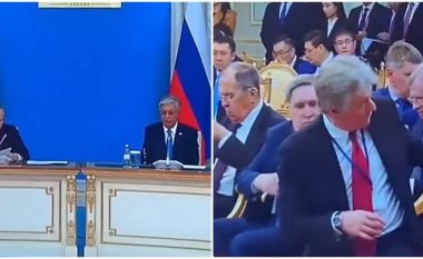 Presidenti i Kazakistanit e befasoi për herë të parë Putinin – lideri rus nuk e priste që ai të fliste në gjuhën kazake
