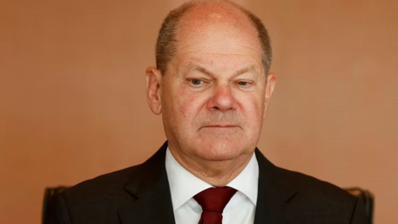 Scholz i bën thirrje Putinit të tërheqë trupat nga Ukraina