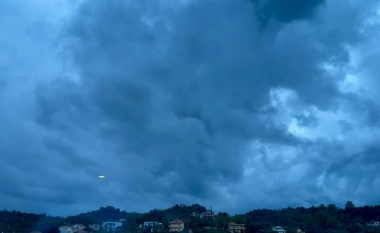 Shi, stuhi dhe ngrica në disa zona të Shqipërisë