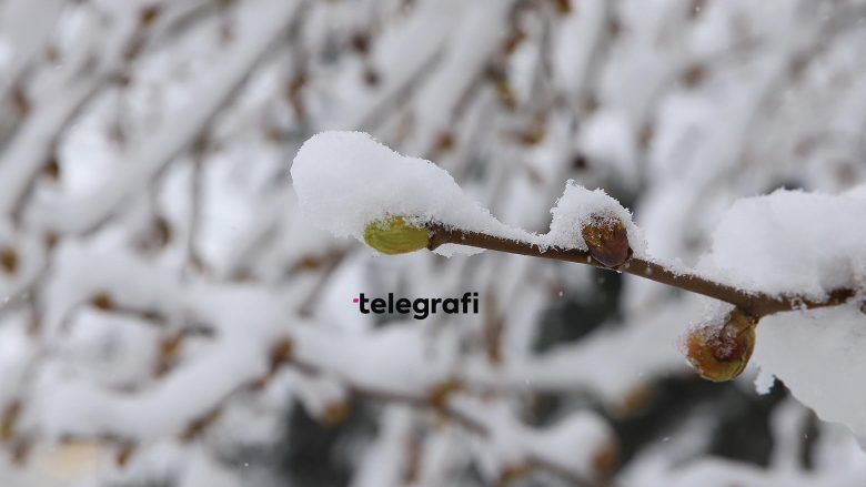 Ftohtë dhe reshje bore sot në Kosovë – apelohet për kujdes në komunikacion