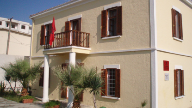 “Do Zoti që Shqipëria e Kosova bashkohen”, qytetarët në shtëpinë ku u ngrit flamuri