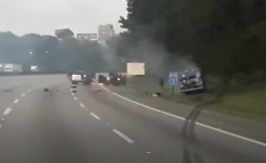 Kalimtari i rastit filmon grabitjen e furgonit që transportonte para në Brazil, sulmuesit kapin rojet – për të marrë paratë hodhën në erë mjetin