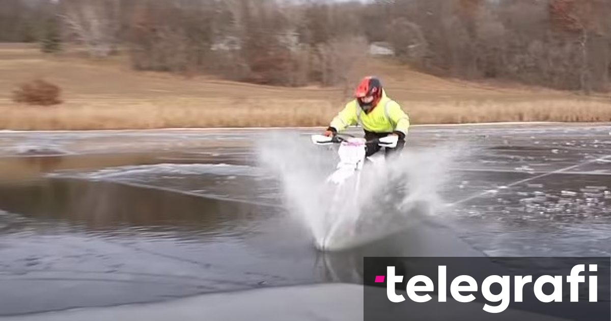 Deshi të vozitë motoçikletën mbi pellgun e akullt, amerikani përfundon në ujërat e “ngrira” dhe lëndohet