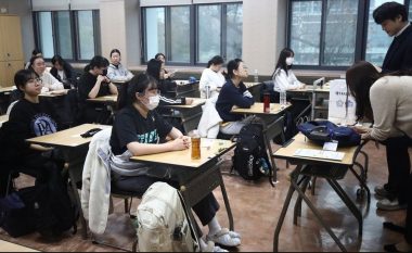 Koreja e Jugut, studentët padisin qeverinë sepse provimi pranues përfundoi 90 sekonda më herët