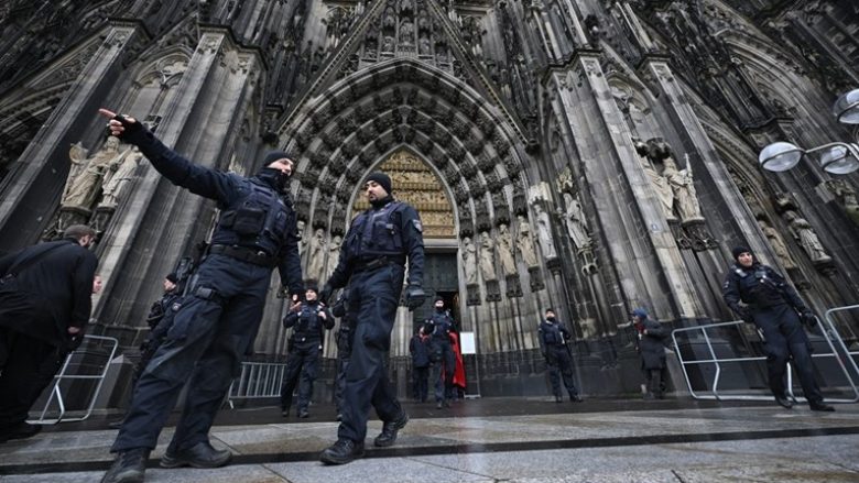 Katër persona arrestohen në Austri për planifikimin e sulmeve të mundshme në kisha