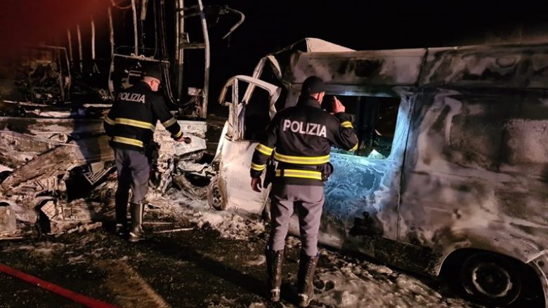 Përplasen autoambulanca me një autobus në Itali, humbin jetën të gjithë që ishin në autoambulancë – tre mjekë dhe një pacient