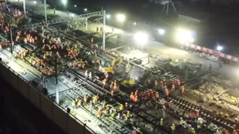 Kaos në Londër, rreth 30 mijë pasagjerë “ngujohen” në Shën Pancras si pasojë e sasisë së madhe të ujit që mbushi tunelin