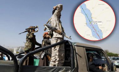 Huthi sulmon në Detin e Kuq, helikopterët amerikanë fundosin tri anijet e tyre