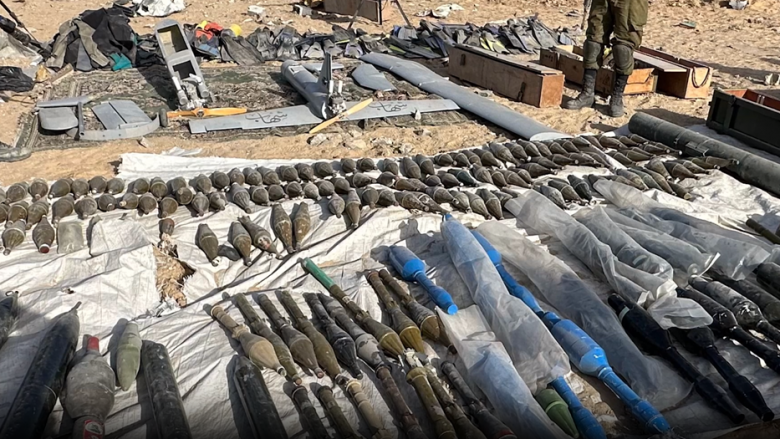 Izraelitët pretendojnë se kanë gjetur depon më të madhe të armëve, në afërsi të një shkolle në Rripin e Gazës