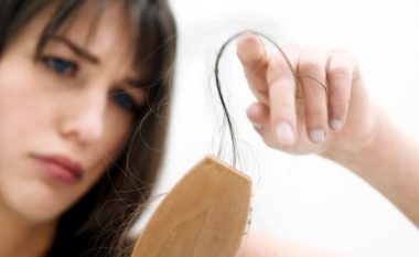 Si ta kuptosh që rënia e flokëve është sezonale?