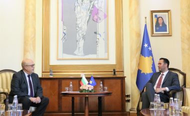 Konjufca diskuton zhvillimet politike me ambasadorin bullgar Gudjev