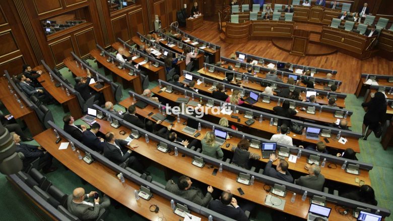 ​Sigurimi shëndetësor e pensionimi i parakohshëm për policët, s’kalon amendamenti në Kuvend
