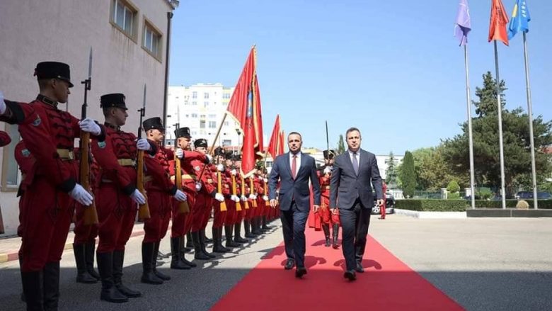 Maqedonci uron 111 vjetorin e ushtrisë shqiptare: Bashkë jemi më të fuqishëm dhe bëhemi të pathyeshëm