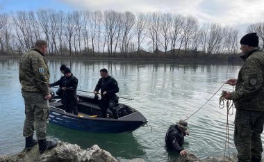 Vazhdojnë kërkimet për gjetjen e kosovarit që ra aksidentalisht në lumin Buna