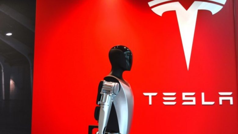 Musk i zemëruar me mediat që raportojnë aksidentet në fabrikat e Teslas