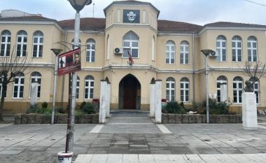 Hapen dyert e qendrës më të madhe të votimit në Preshevë