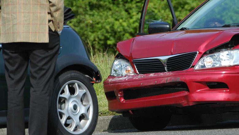 Cila ngjyrë veture është “më e rrezikshme” dhe merr pjesë në më shumë aksidente trafiku?