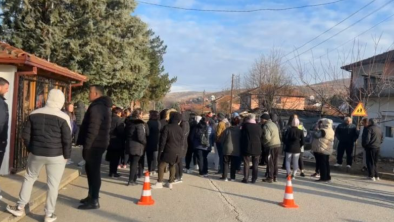 Vazhdojnë edhe sot protestat në Çashkë, banorët maqedonas kundër paraleles në gjuhën shqipe