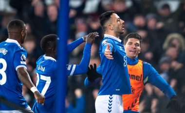Evertoni edhe pas dënimit të madh nuk dorëzohet, ‘shkatërron’ Newcastlen evropian