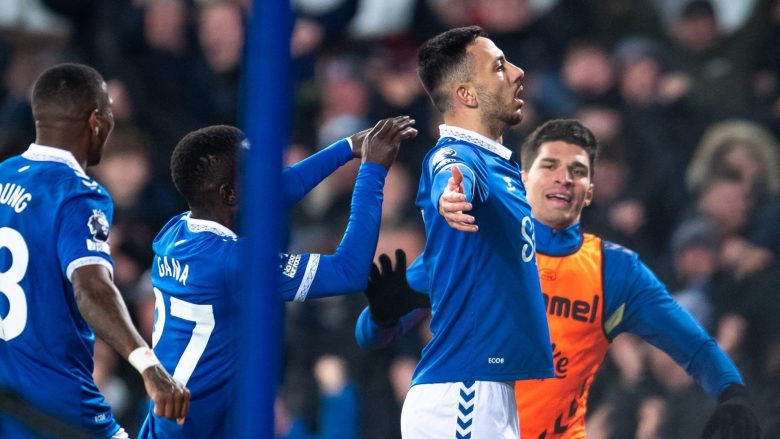 Evertoni edhe pas dënimit të madh nuk dorëzohet, ‘shkatërron’ Newcastlen evropian