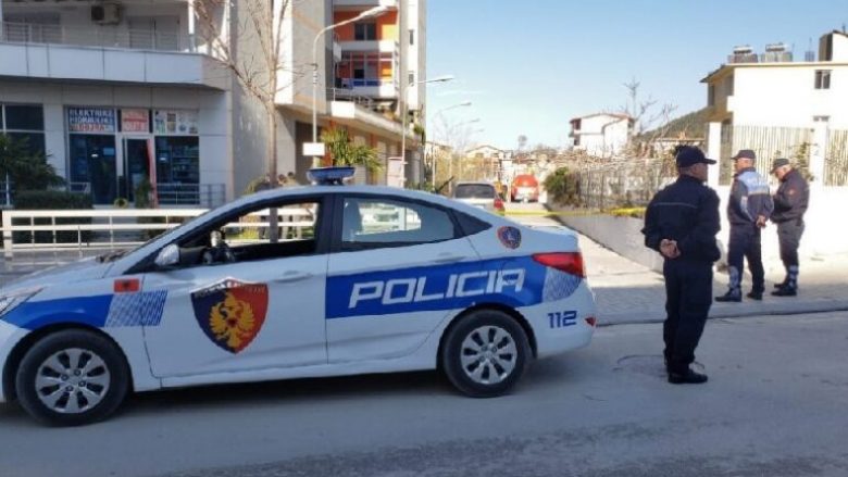 Theu arrestin shtëpiak dhe dyshohet se sulmoi fizikisht vjehrrën, arrestohet 47-vjeçari në Korçë
