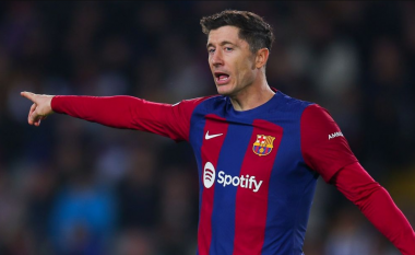 Përse Barcelona mund të shkëpusë kontratën e Lewandowskit?