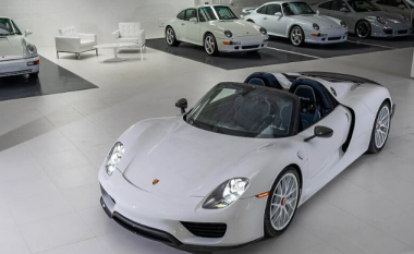 Koleksioni i mrekullueshëm i modeleve të bardha Porsche u shitën për gati 30 milionë dollarë