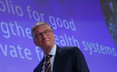 Bill Gates: Interneti i ndihmoi njerëzit me “ide të çmendura” të gjenin njëri-tjetrin