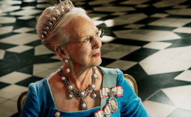 Mbretëresha daneze njoftoi papritur se po largohet nga froni pas 52 vjetëve