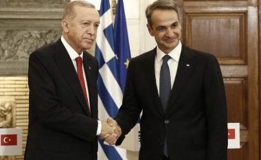 Erdogan në Athinë: Nuk ka asnjë problem që nuk mund të zgjidhet mes Turqisë dhe Greqisë