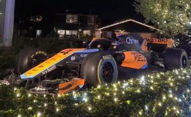 Amerikani përdori makinën e McLaren si dekor për Vitin e Ri