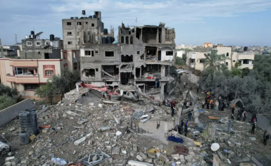Izraeli pranon se ka sulmuar një kamp të refugjatëve në Gazë, por nuk kërkon falje