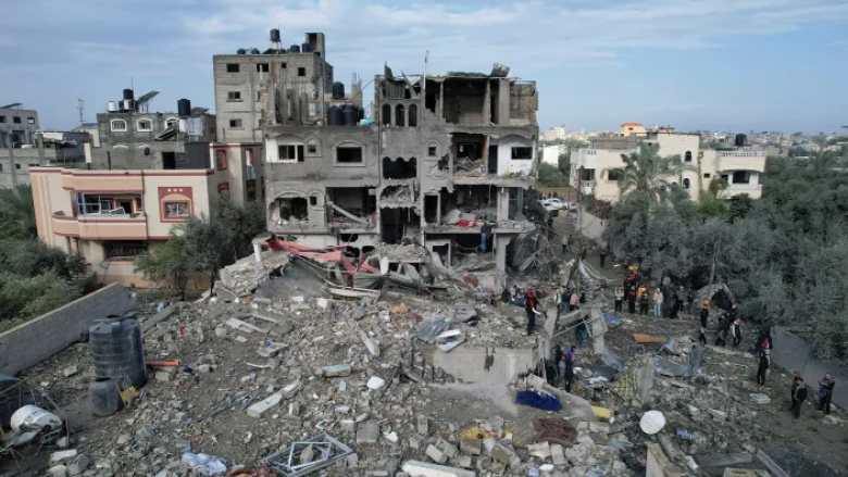 Izraeli pranon se ka sulmuar një kamp të refugjatëve në Gazë, por nuk kërkon falje