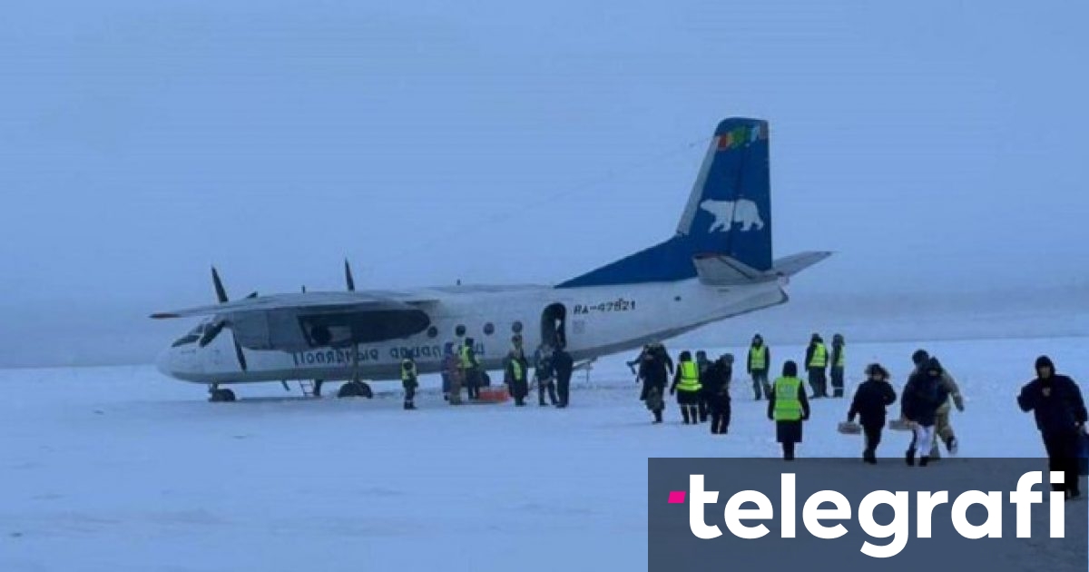 Aeroplani rus me pasagjerë aterron gabimisht në një lumë të ngrirë