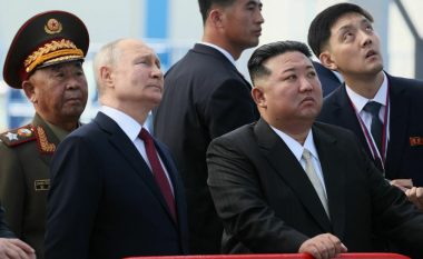 Koreja e Veriut vazhdon ta ndihmojë me armatim Rusinë