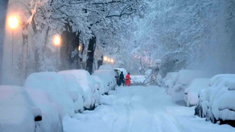 Rikthehen fluturimet në Mynih, trafiku hekurudhor ende i çrregullt